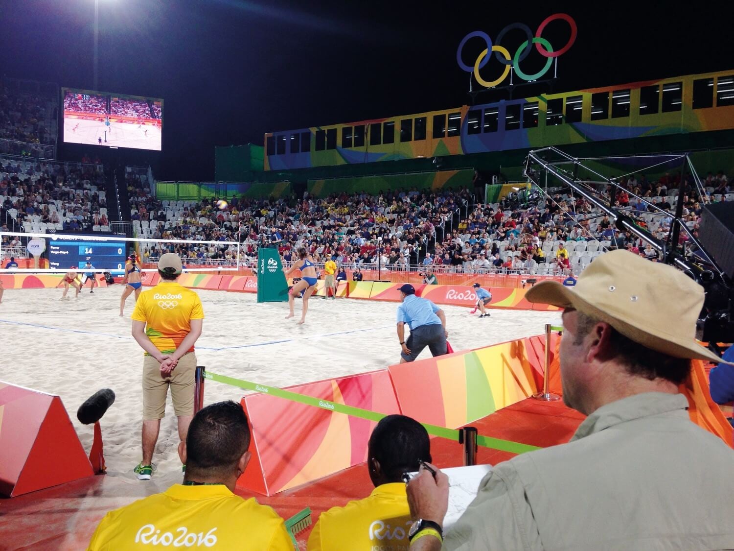 Peter Spens drawing courtside at Copacabana